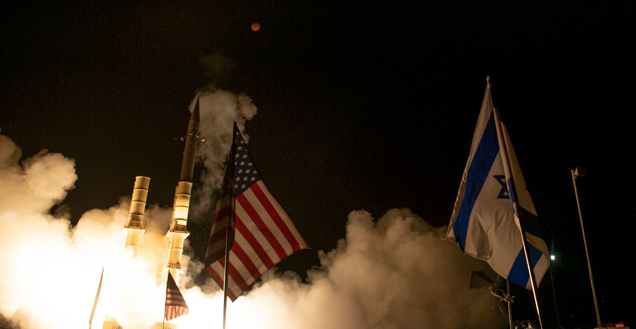 Israel Tests Two Arrow 3 Anti-Ballistic Missiles Simultaneously at Space