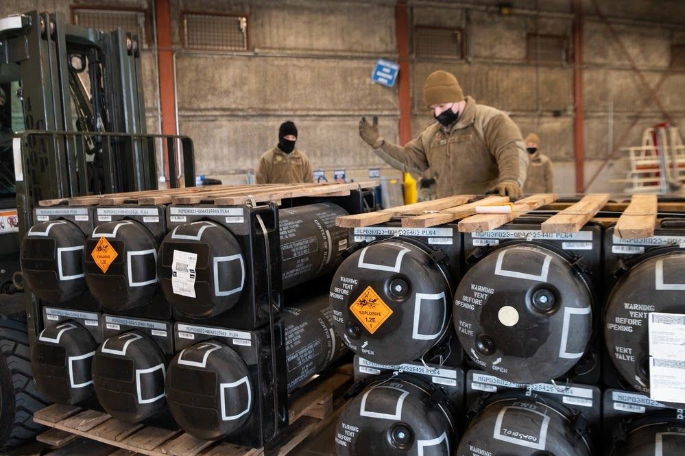 U.S. handed over Javelin missiles and M141 Bunker Defeat Munition to Ukraine