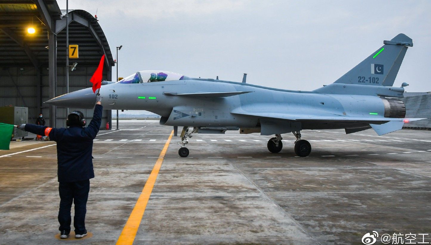 Pakistan Air Force received the first batch of six J-10CE fighter jets