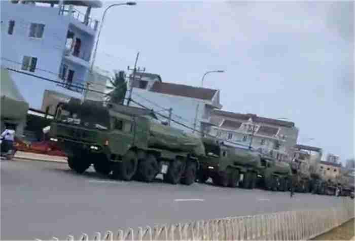 Cambodia Purchases Three Types of MLRSs from China