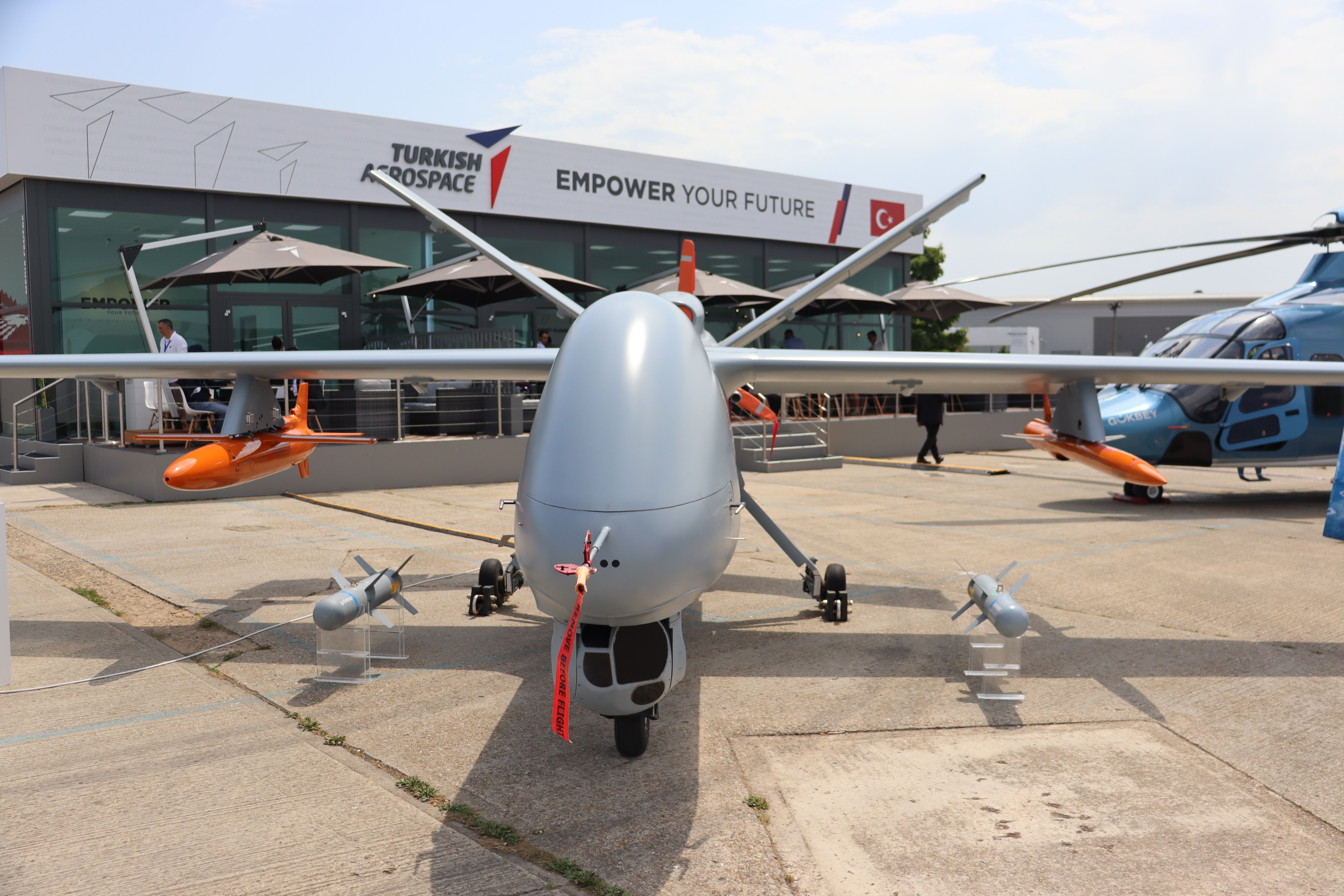 Two TUSAŞ Products Displayed Airshow in a Row