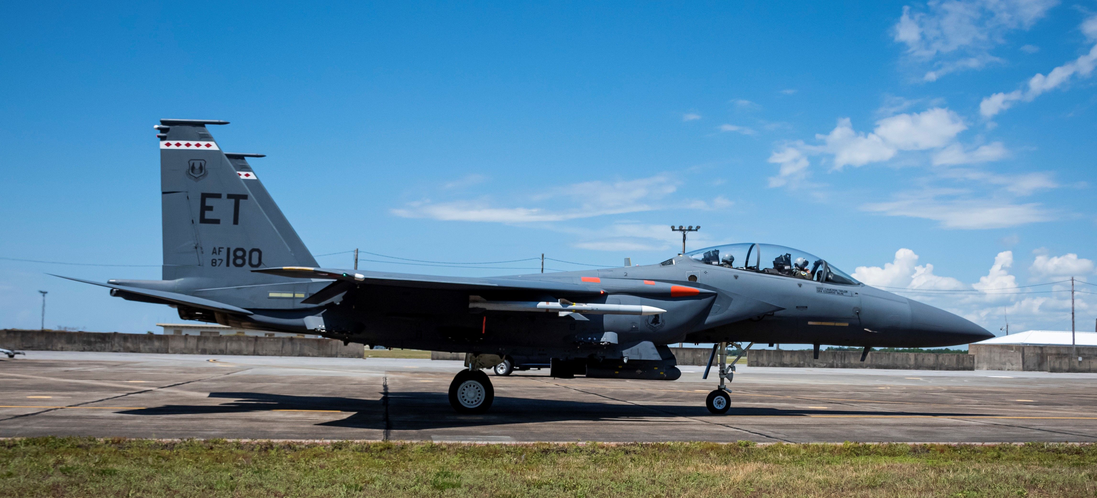 USAF test-fires AIM-120D3 for the first time