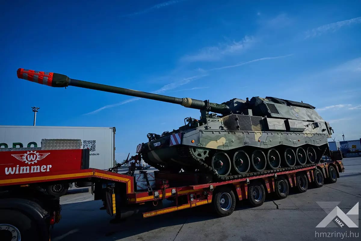 Germany delivered the first PzH 2000 howitzer to the György Klapka