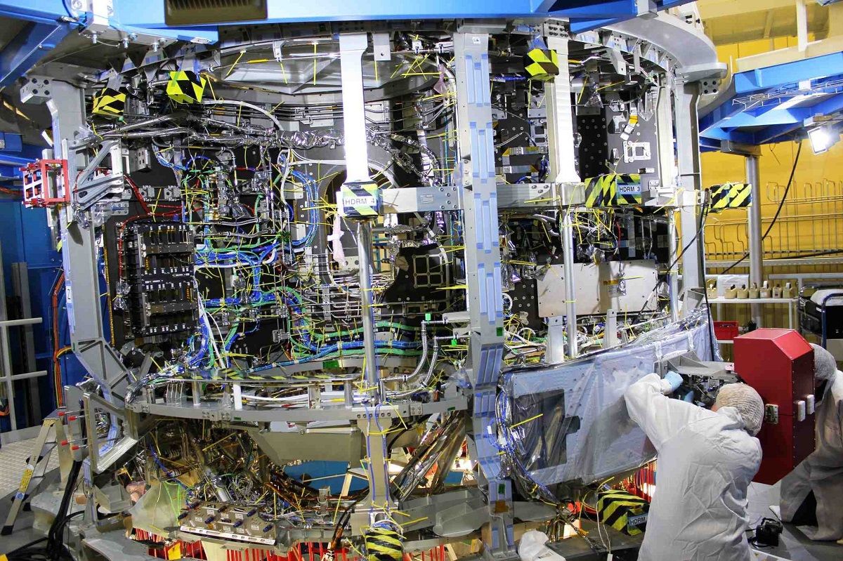 Airbus Wins ESA’s Moon Contract