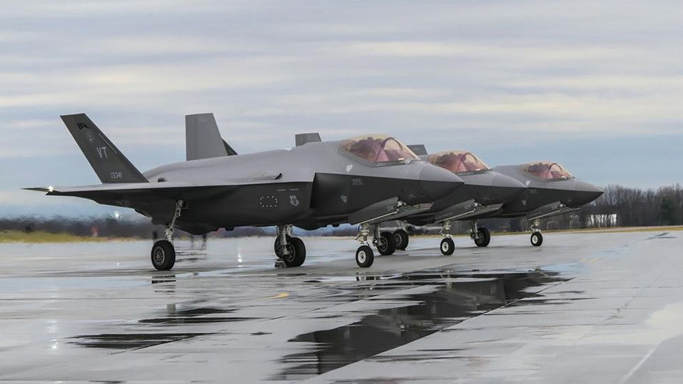 Swiss sign controversial $5.5 B deal to purchase F-35 fighters