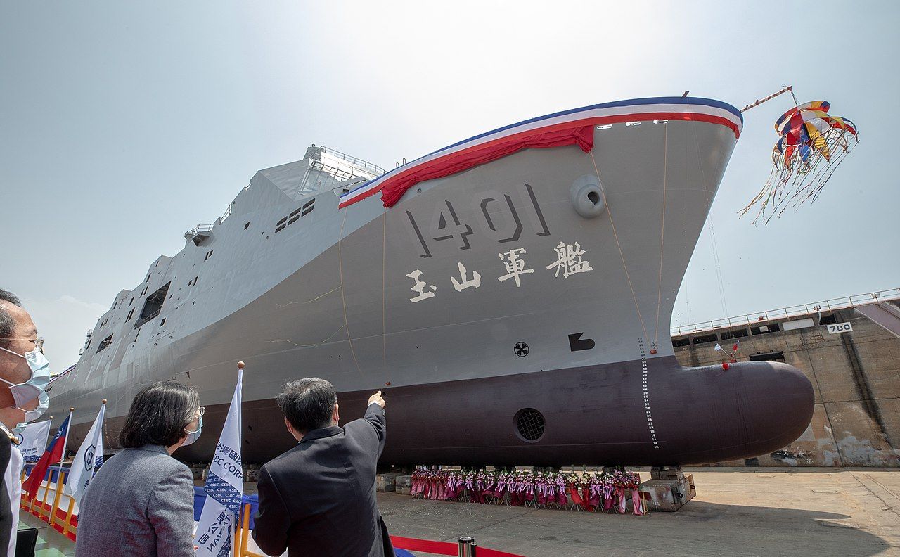 Taiwanese Navy Received First Indigenous LPD
