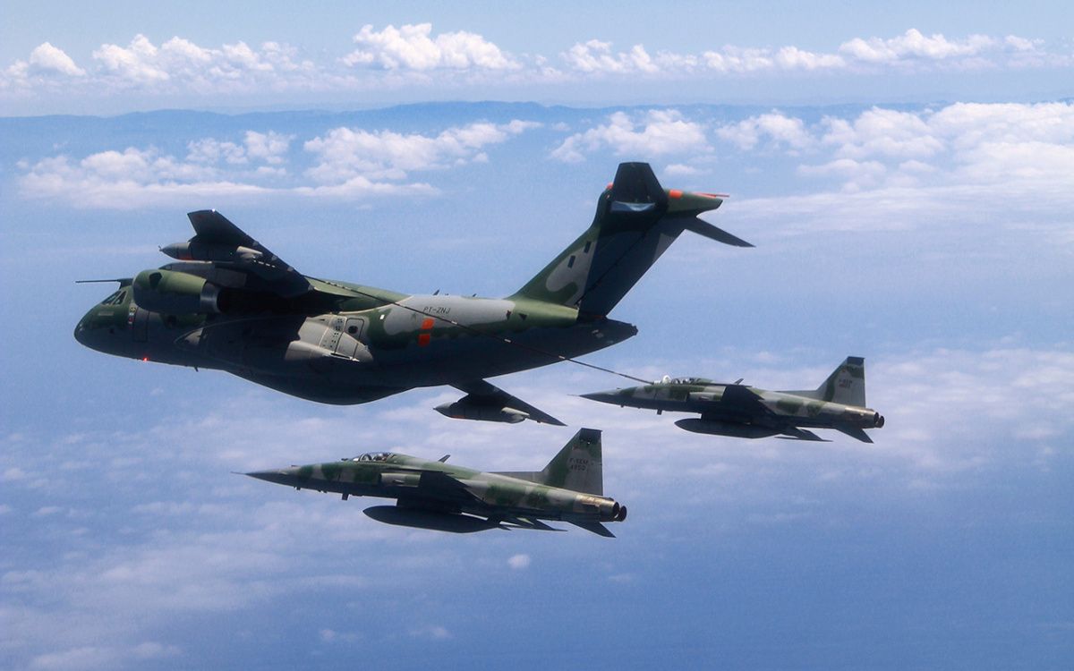 KC-390 Refuelled Each Other