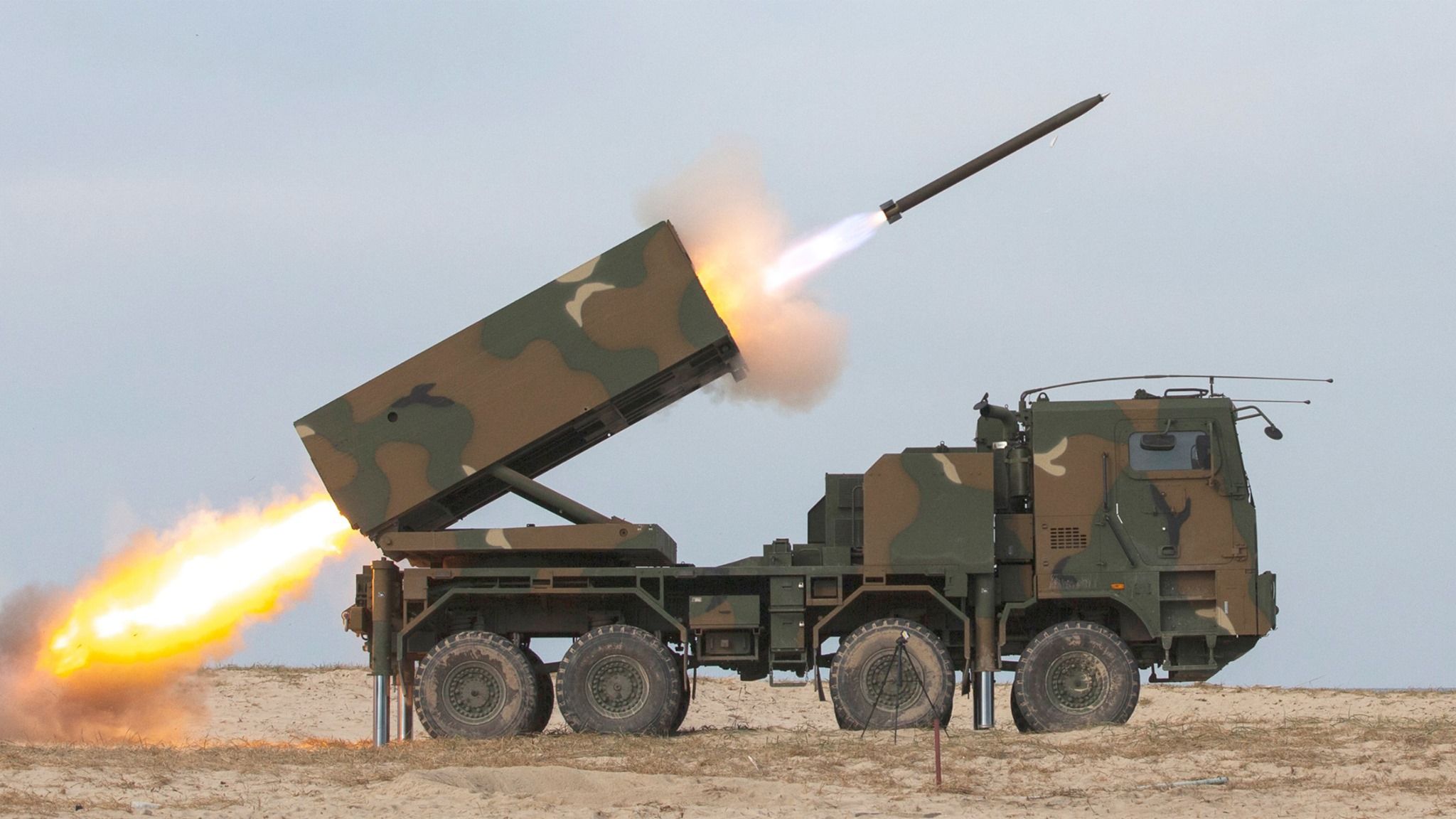 Massive Artillery Rocket Power for Poland