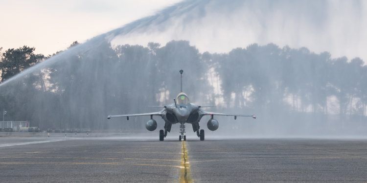 French Air and Space Force takes delivery of its first upgraded Rafale F4 fighter-bomber
