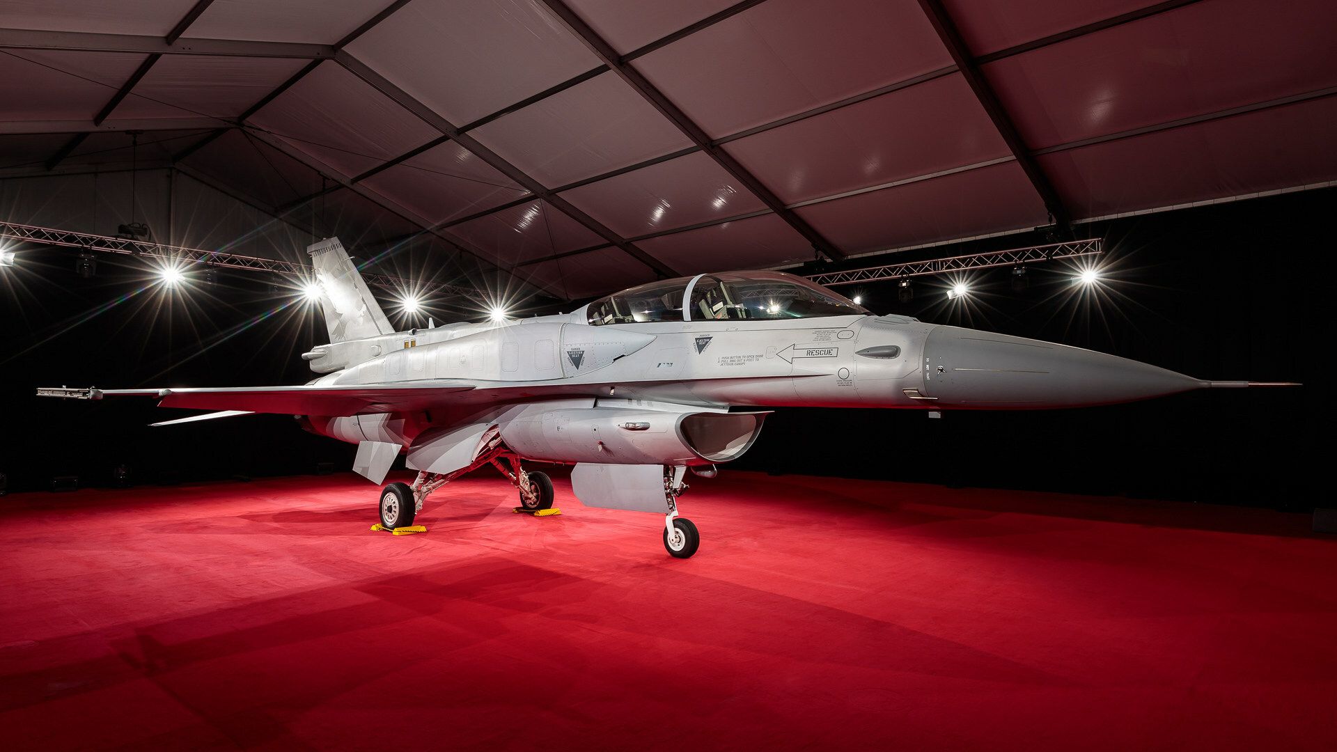 Lockheed Martin Unveils F-16 Viper Fighter, Delivering it to Bahrain