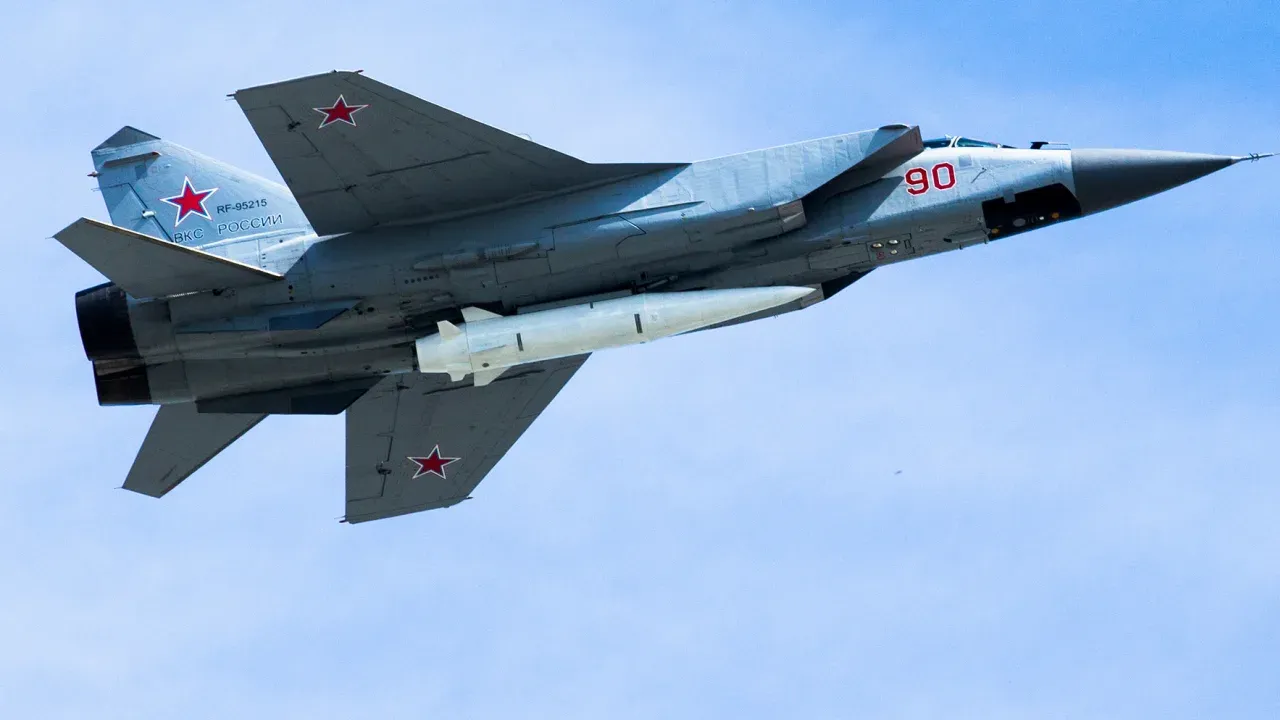 Kh-47 kinzhal Hypersonic missile TurDef.webp