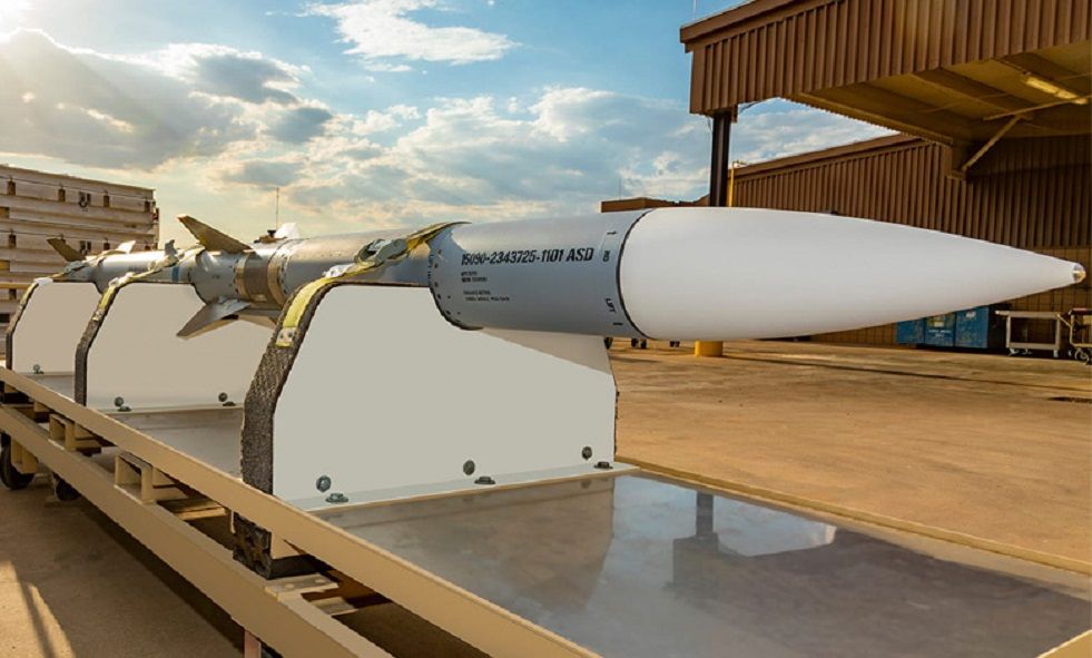AIM-120-AMRAAM TurDef.jpg