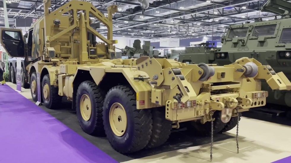 Koluman DERMAN 8X8 DSEI TurDef.jpg