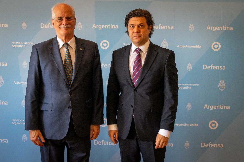 Minister of Defence, Jorge Taiana and Turkiye's ambassador Süleyman Ömür Budak