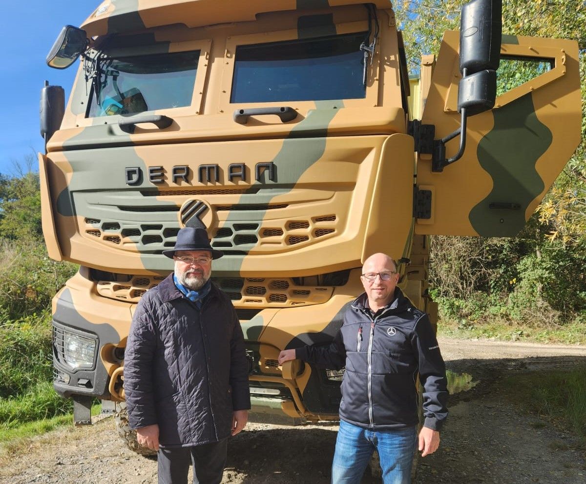 Önder Ege (Left) Marcus Ernst (Right)