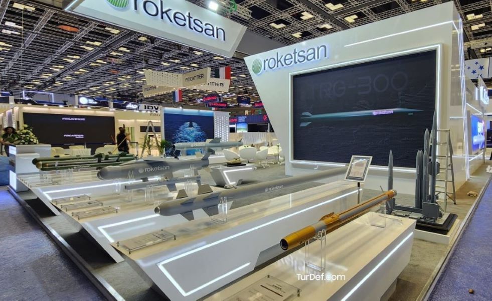 Roketsan dimdex booth TurDef.jpg